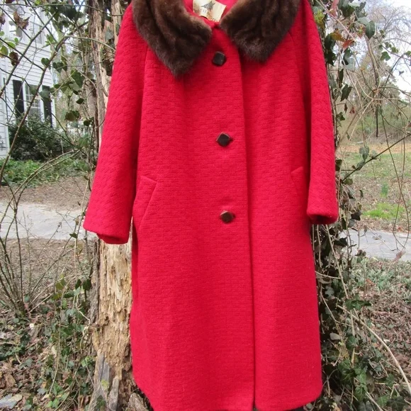 vintage 1960s Rothmoor red wool coat with mink collar, Mary Tyler Moore, b 40 - Picture 11 of 11